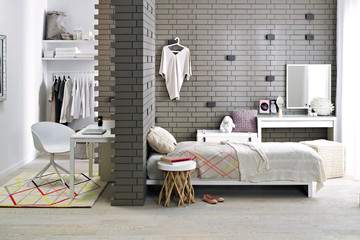 Pokój nastolatki otulony klinkierem