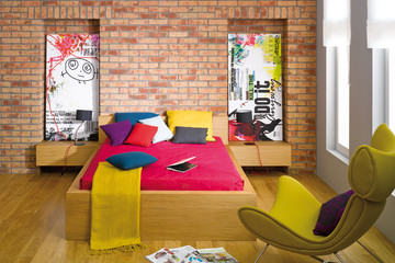 Sypialnia z płytki Moorbrand żółtej piaskowanej cieniowananej