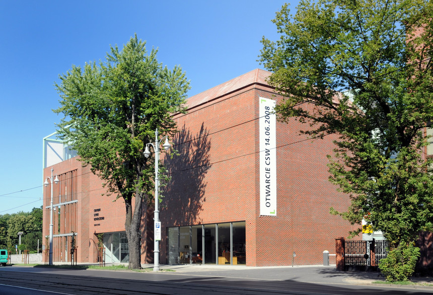 Centrum Sztuki Współczesnej w Toruniu z cegły Canberra cieniowana gładka