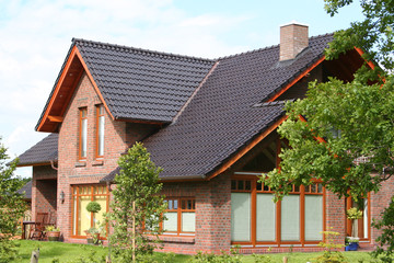 Domy jednorodzinne z cegły Wasserstrich podpalanej cieniowanej