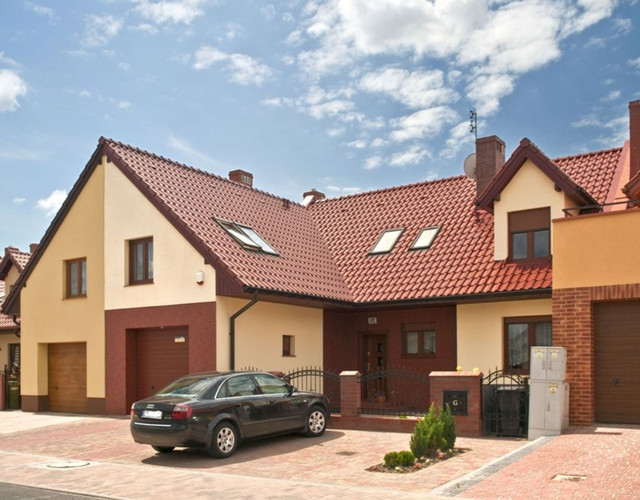 Rodinný dom s strešný škridlý MONZA gaštanová engoba